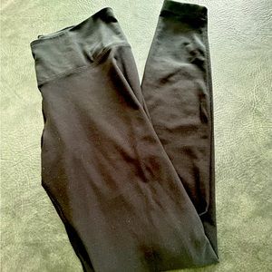 Nike Dri-FIT Legend Tight Fit Leggings Black - size Small.